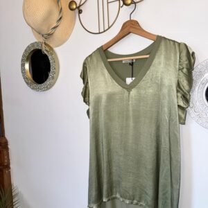Hermosa Camisa en Saten Verde